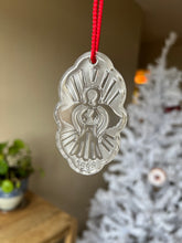 Load image into Gallery viewer, Waterford Crystal Ornament - 1999 Joy to the World
