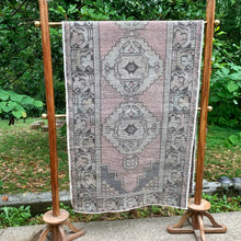 Load image into Gallery viewer, Turkish Rug - 9&#39;3x3&#39;2
