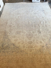 Load image into Gallery viewer, Turkish Rug 6’2x9’10
